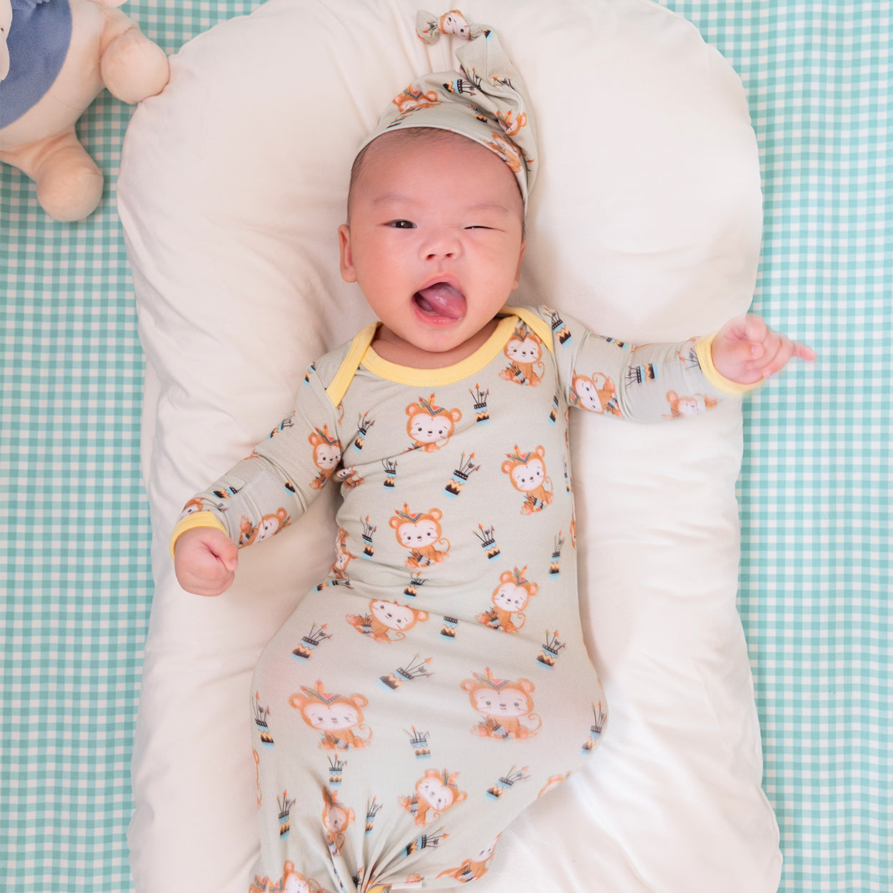 Monkute Newborn Toffee Knot Gown