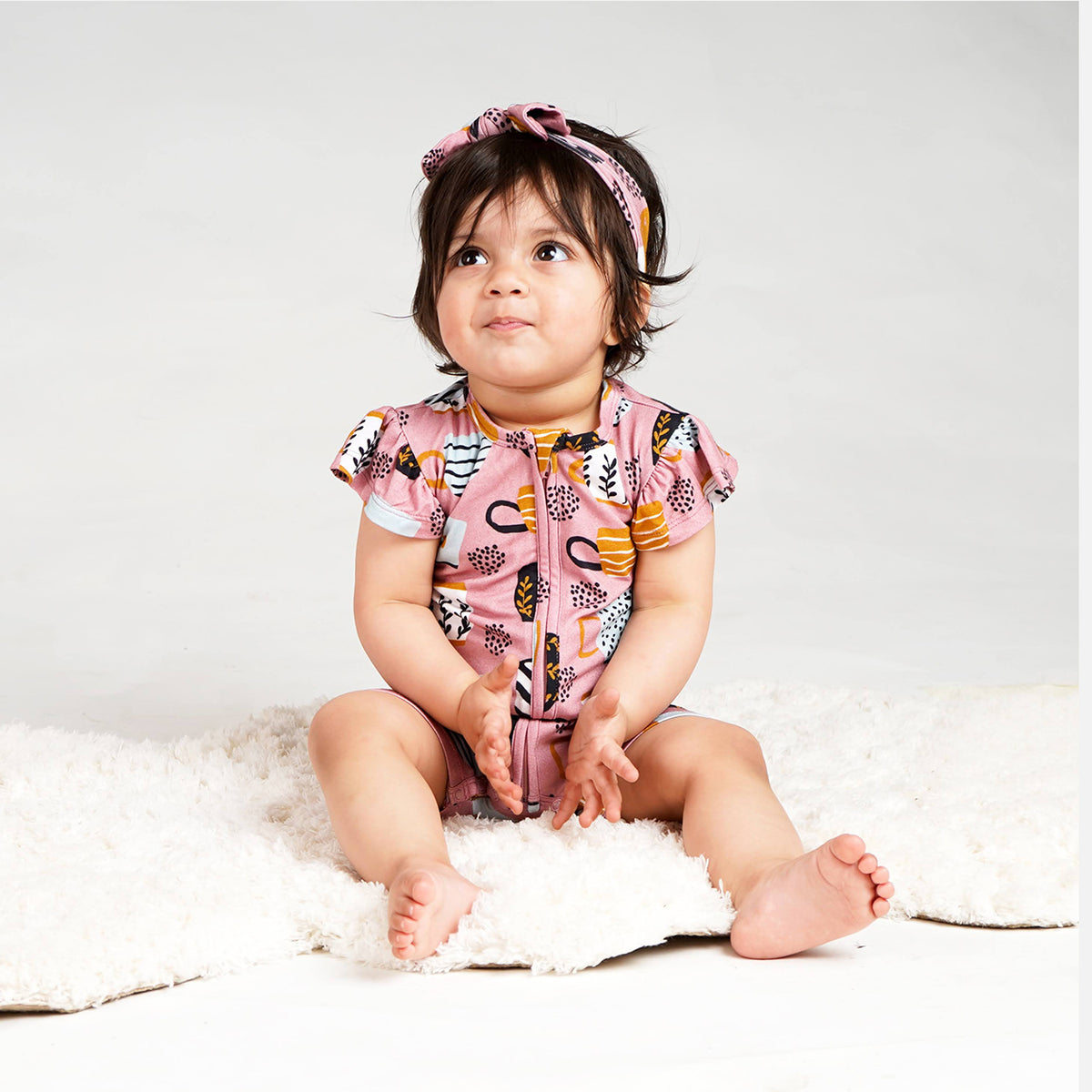 ♡bebe♡　0912 Blushing Bows Convertible Zip Romper | Caden Lane